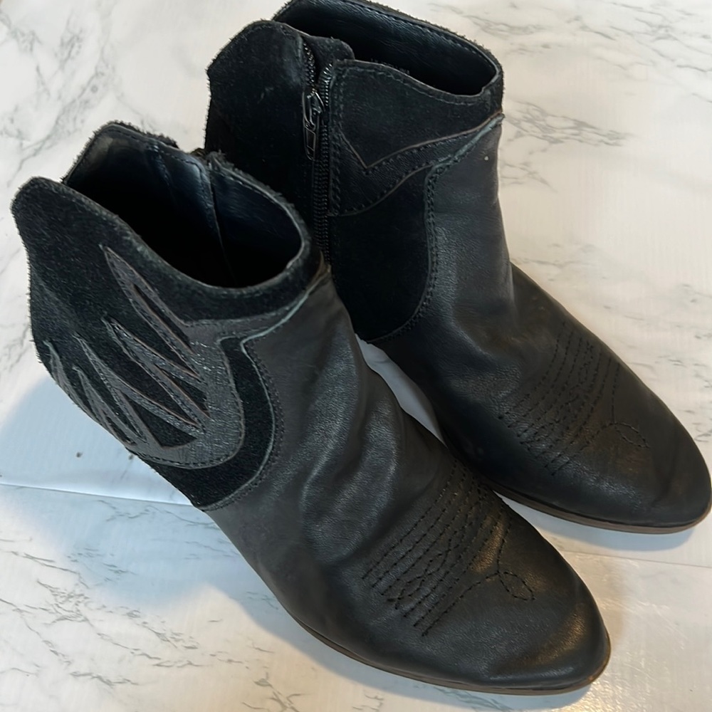 lucky short cowboy black boots